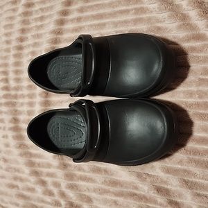 Crocs, women's size 8, black